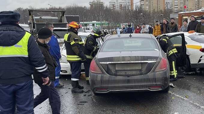 Рублевого миллиардера, "из-за потери сознания" протаранившего машины на Рублевском шоссе, "вылечат" в колонии-поселении