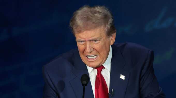 Трамп назвал фейковыми опросы, показывающие падение его рейтинга