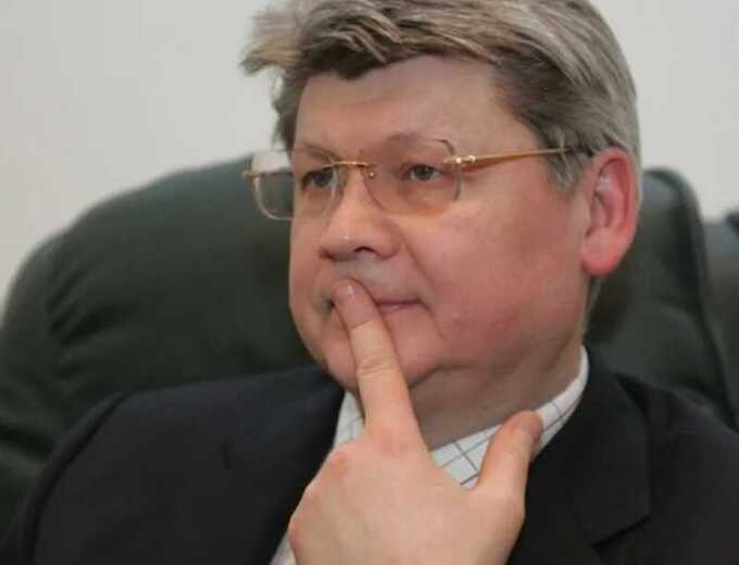 Бывший глава АКБ «Банк на Красных Воротах» и его сын предстанут перед судом за мошенничество и хищения