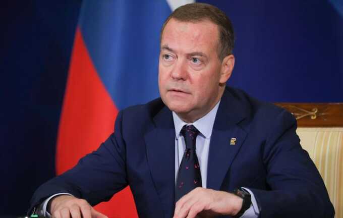 Медведев пригрозил ядерным ответом на возможное применение Украиной «грязной бомбы»