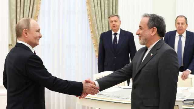 Иран попросил у Путина новые ПВО и помощь в восстановлении ядерной инфраструктуры