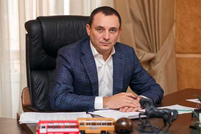 Банкротства, тюрьма и покровительство ФСБ: как Фомин разрушает регионы и давит на Бочарова
