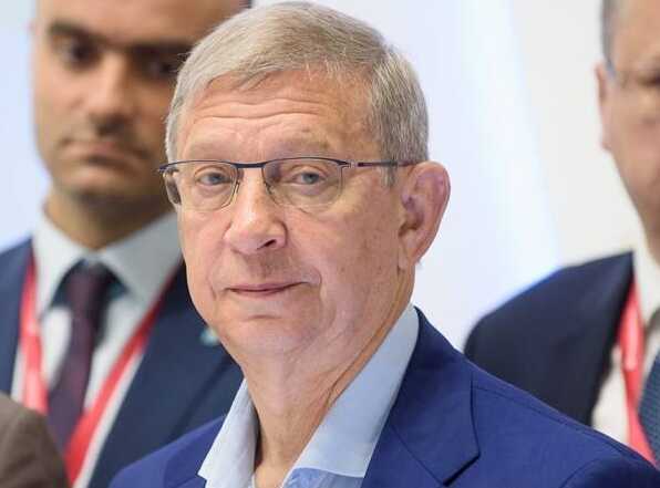 Структуры Евтушенкова продали озеро под видом стройки — участок получил чиновник с Арбата