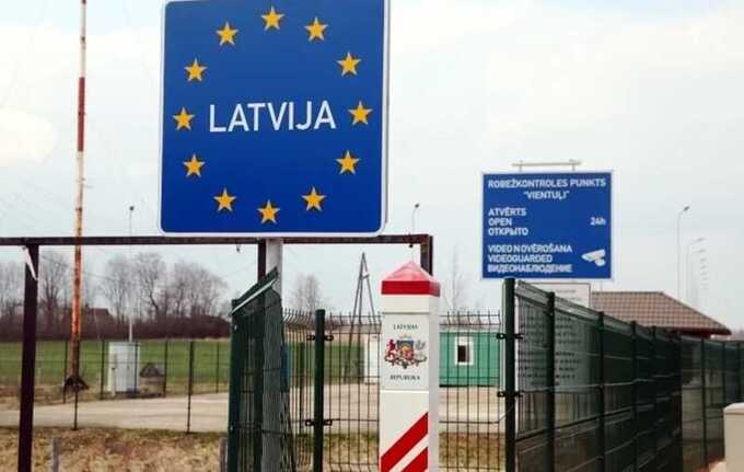 Латвия ужесточила миграционные правила для россиян