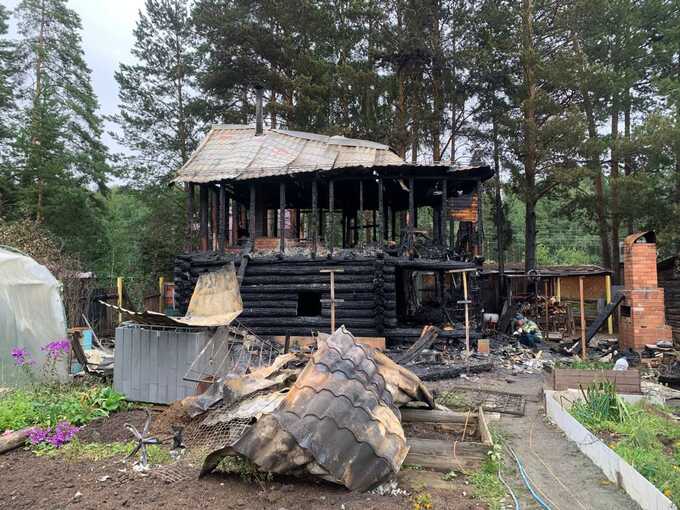 Пожар в Екатеринбурге унёс жизни троих детей и женщины